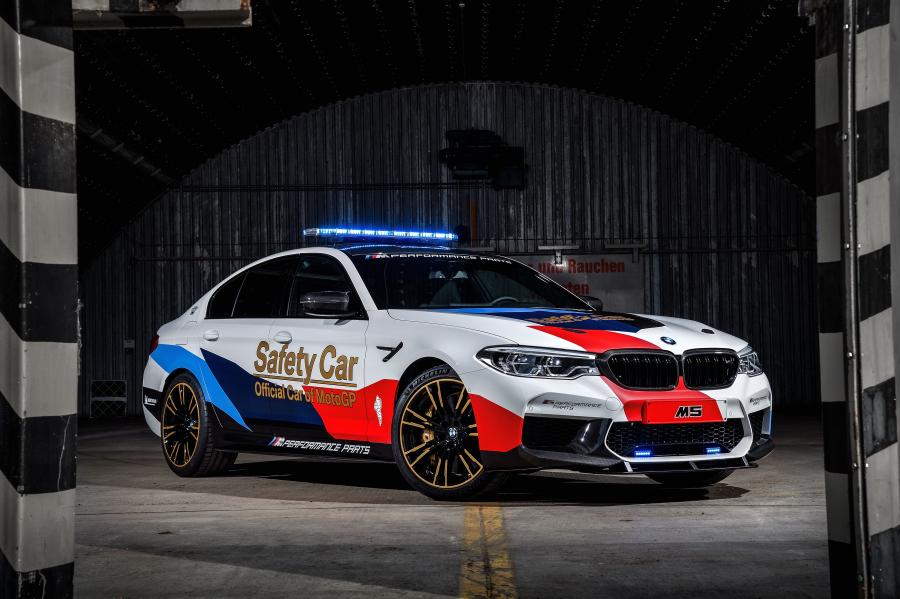  BMW M5 MotoGP Safety Car (F90) 2018 года  (фото 1 из 56)